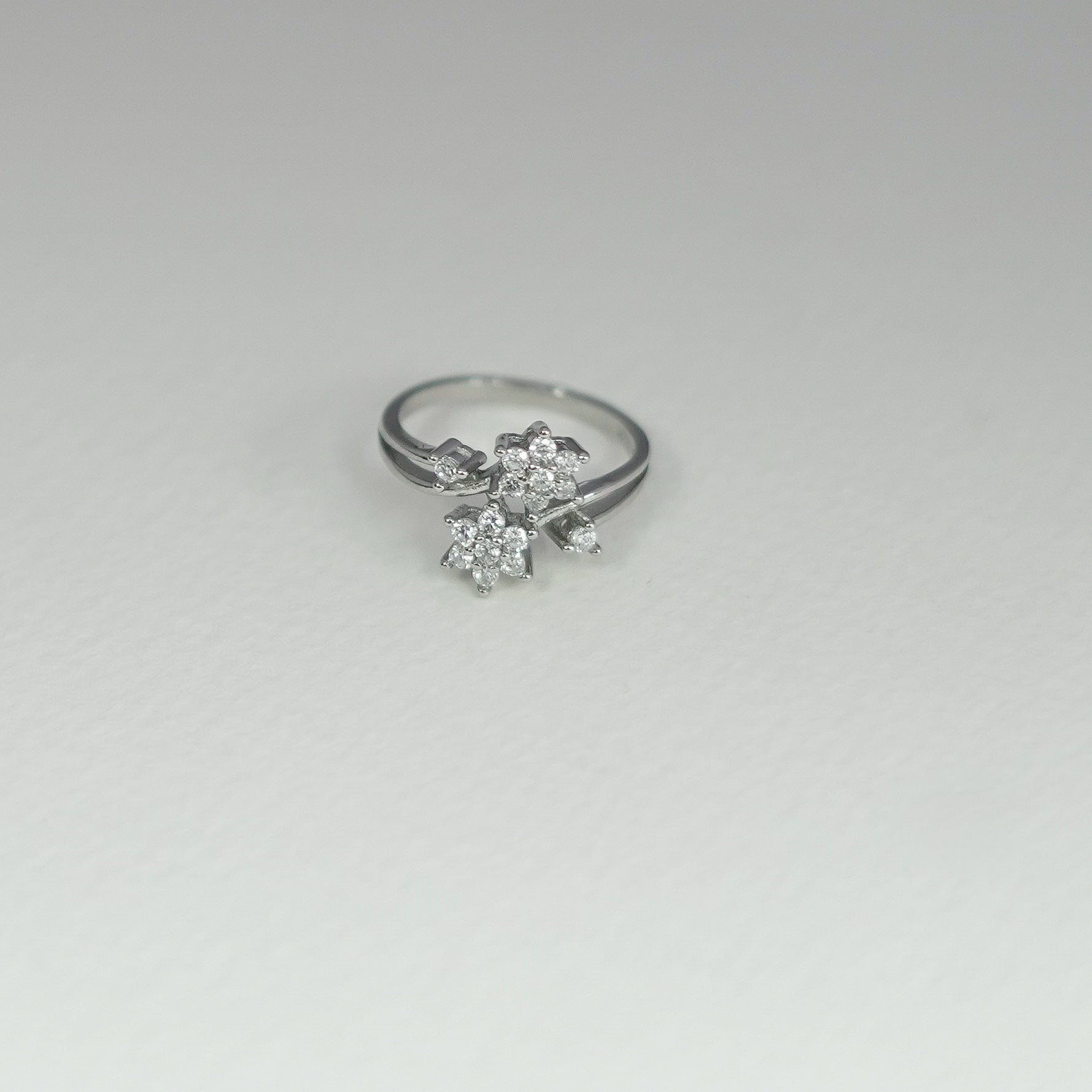 Flora Glimmers Triple Cluster Ring – Adjustable Floral Sparkle Luxury Design